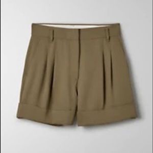 NWT Aritzia wilfred labyrinth shorts size 4 in shitake color